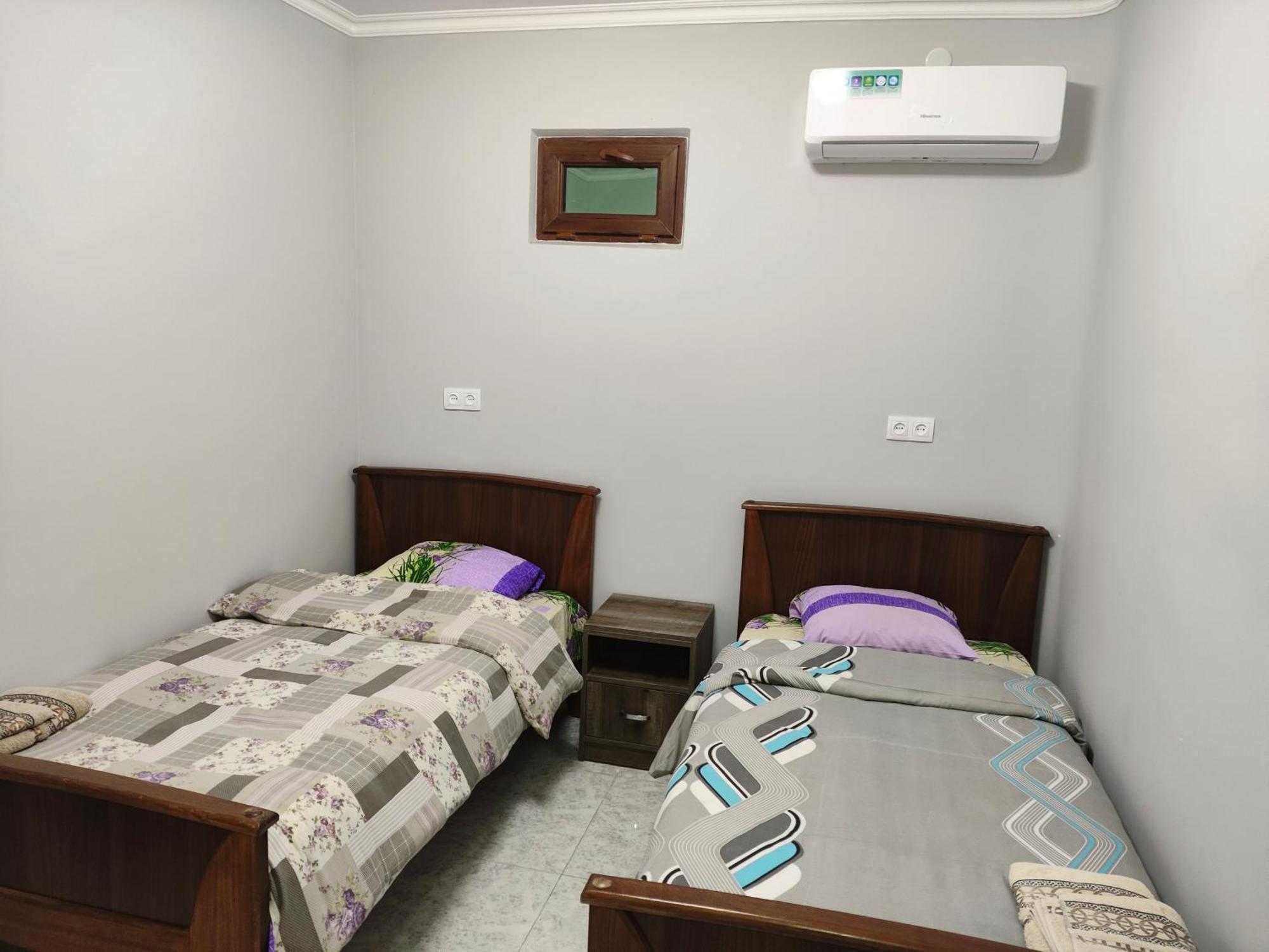 Apex Rest House Of 10 Rooms And Pool Jerevan Buitenkant foto